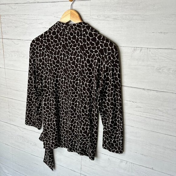 Chicos Blouse Womens Size 1/M Giraffe Print Faux Wrap Long Sleeve Contemporary - Picture 10 of 15